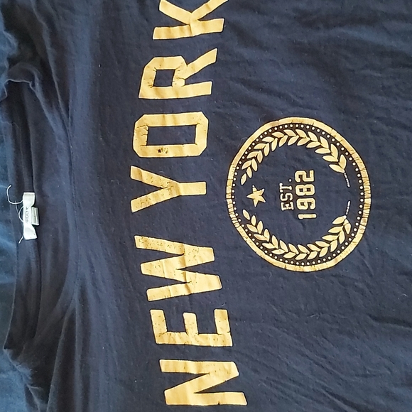 2 new York women's tshirts - Picture 2 of 3